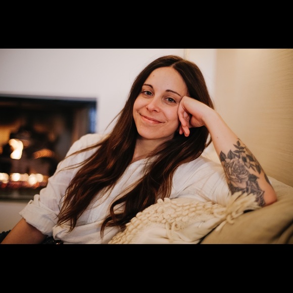 Meet your Posher, Ashley - Picture 1 of 1